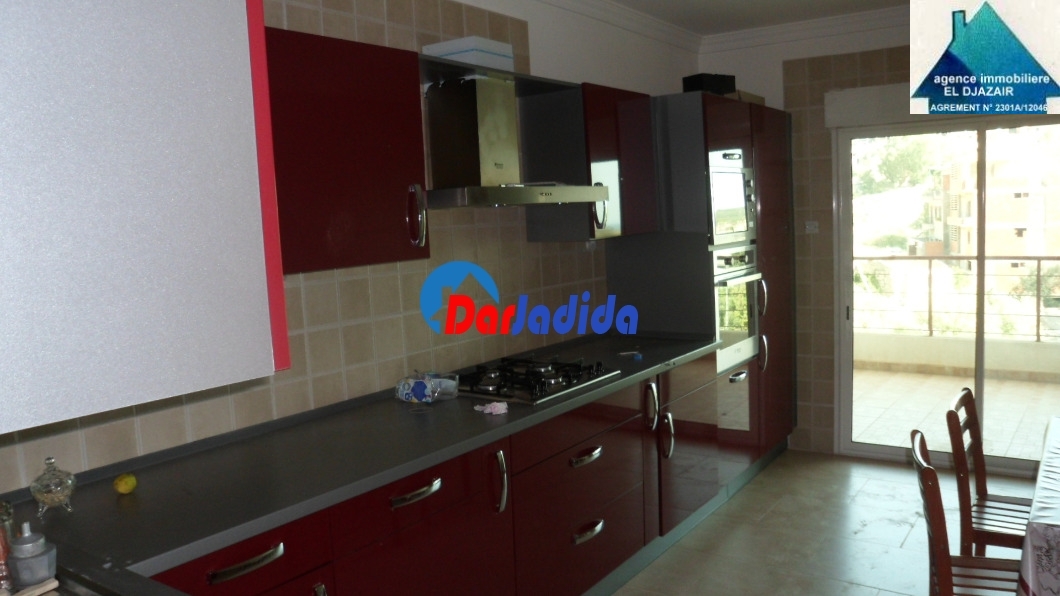 Location Appartement F4 Annaba