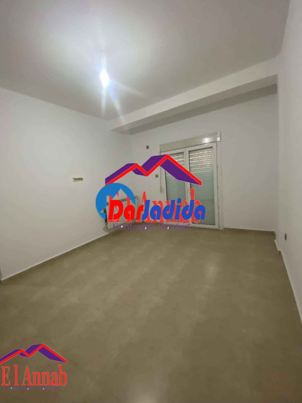 Location Appartement F4 Annaba