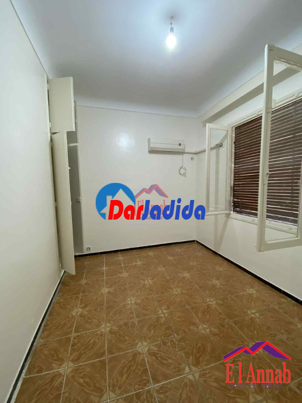 Location Appartement F4 Annaba