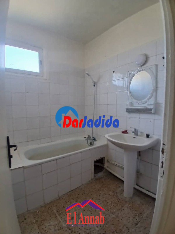 Location Appartement F4 Annaba
