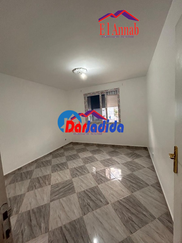 Location Appartement F4 Annaba