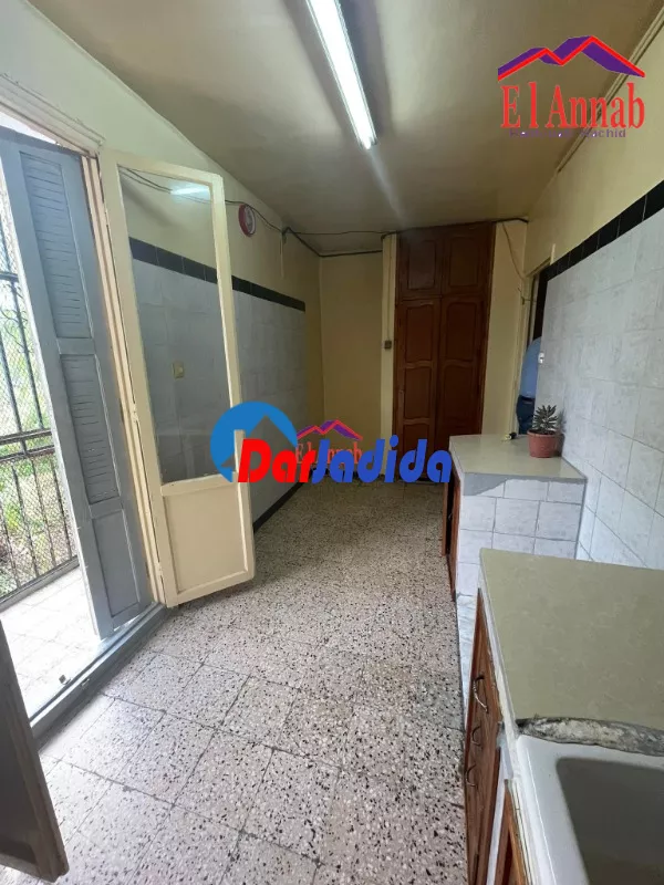 Location Appartement F4 Annaba