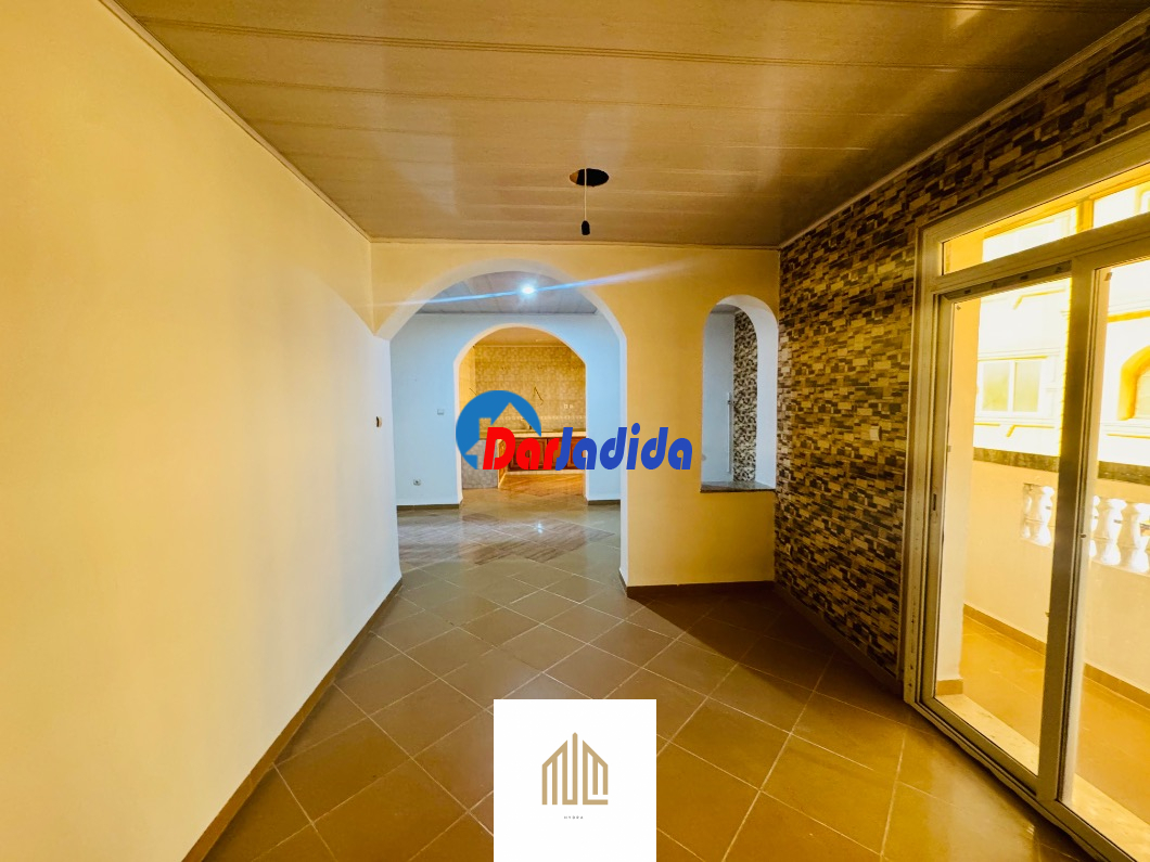 Location Villa F10 ou +  Alger