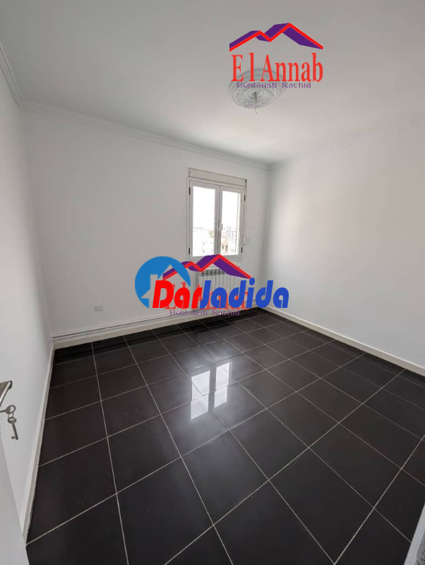 Location Appartement F4 Annaba