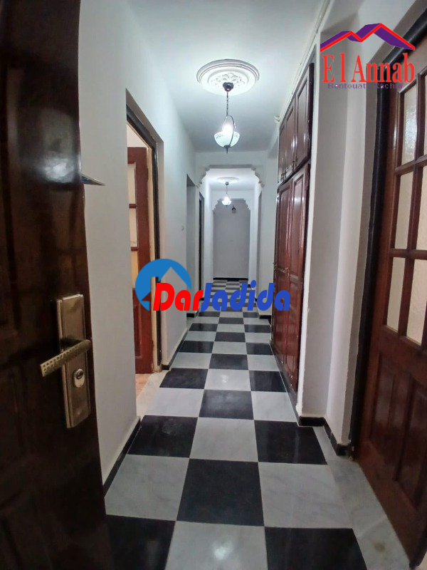 Location Appartement F5 Annaba