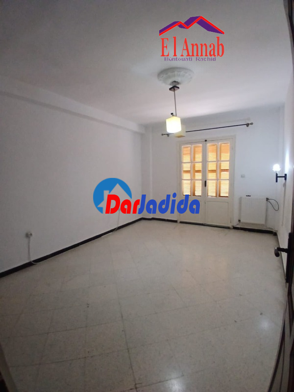 Location Appartement F5 Annaba