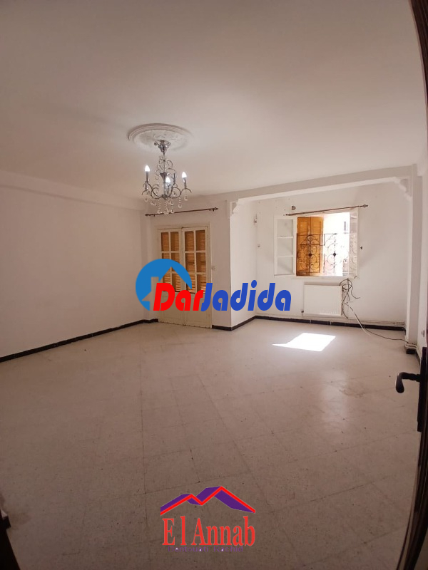 Location Appartement F5 Annaba