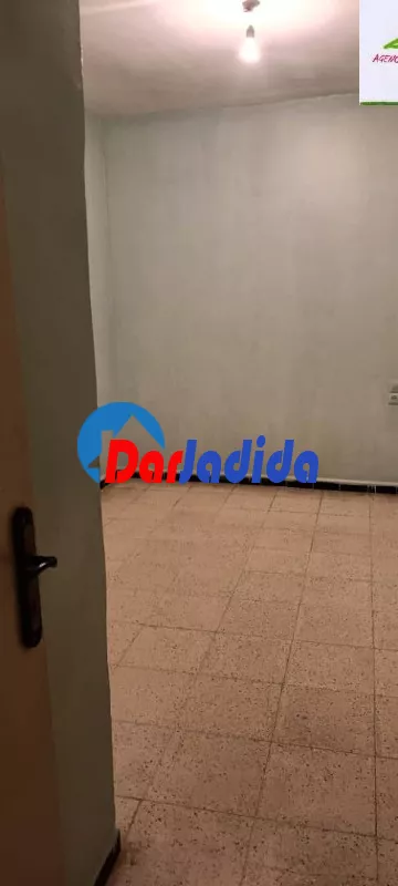 Location Appartement F4 Annaba