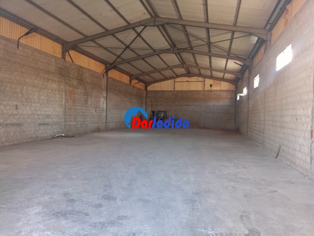 Location Hangar  Bouira
